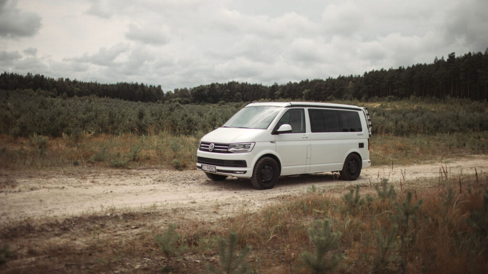 Blog-Volkswagen California- moduł solarny panel flex system biała california