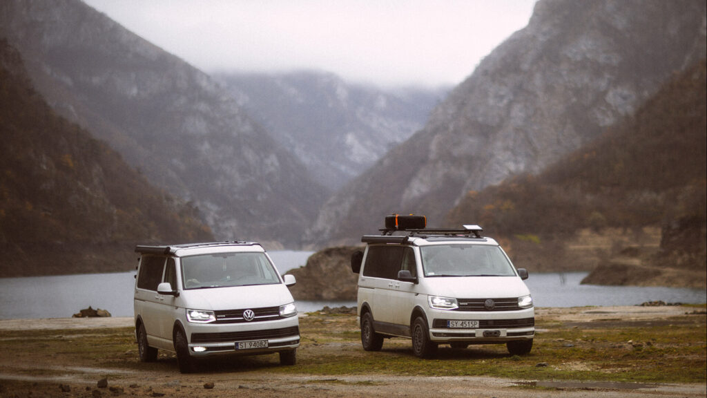 Montaż Flex System w VW California - bez wiercenia dachu