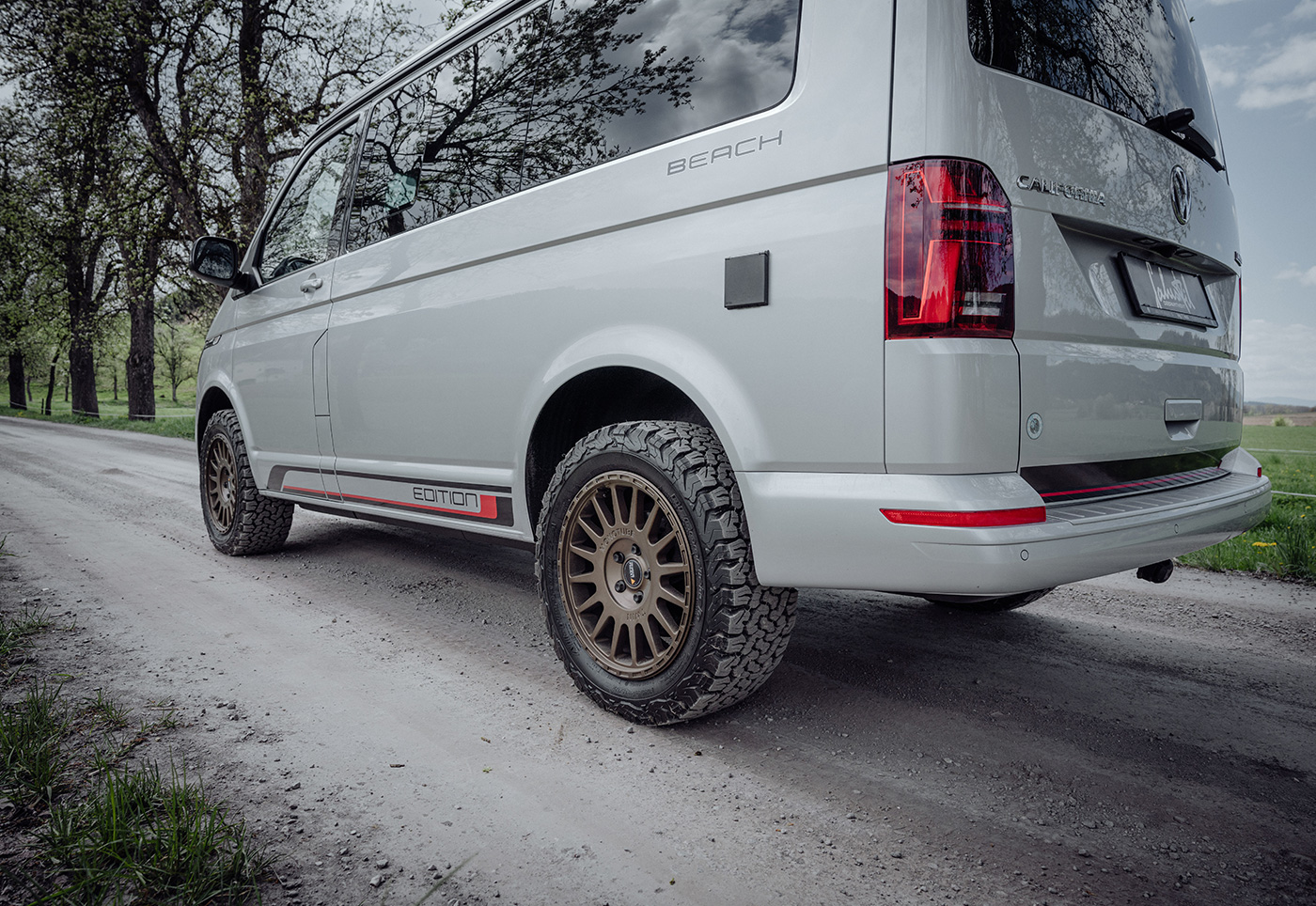 Felga terenowa Twin-Monotube-Projekt-AT2 8×18 — SAND | VW T5, T6, T6.1, Crafter