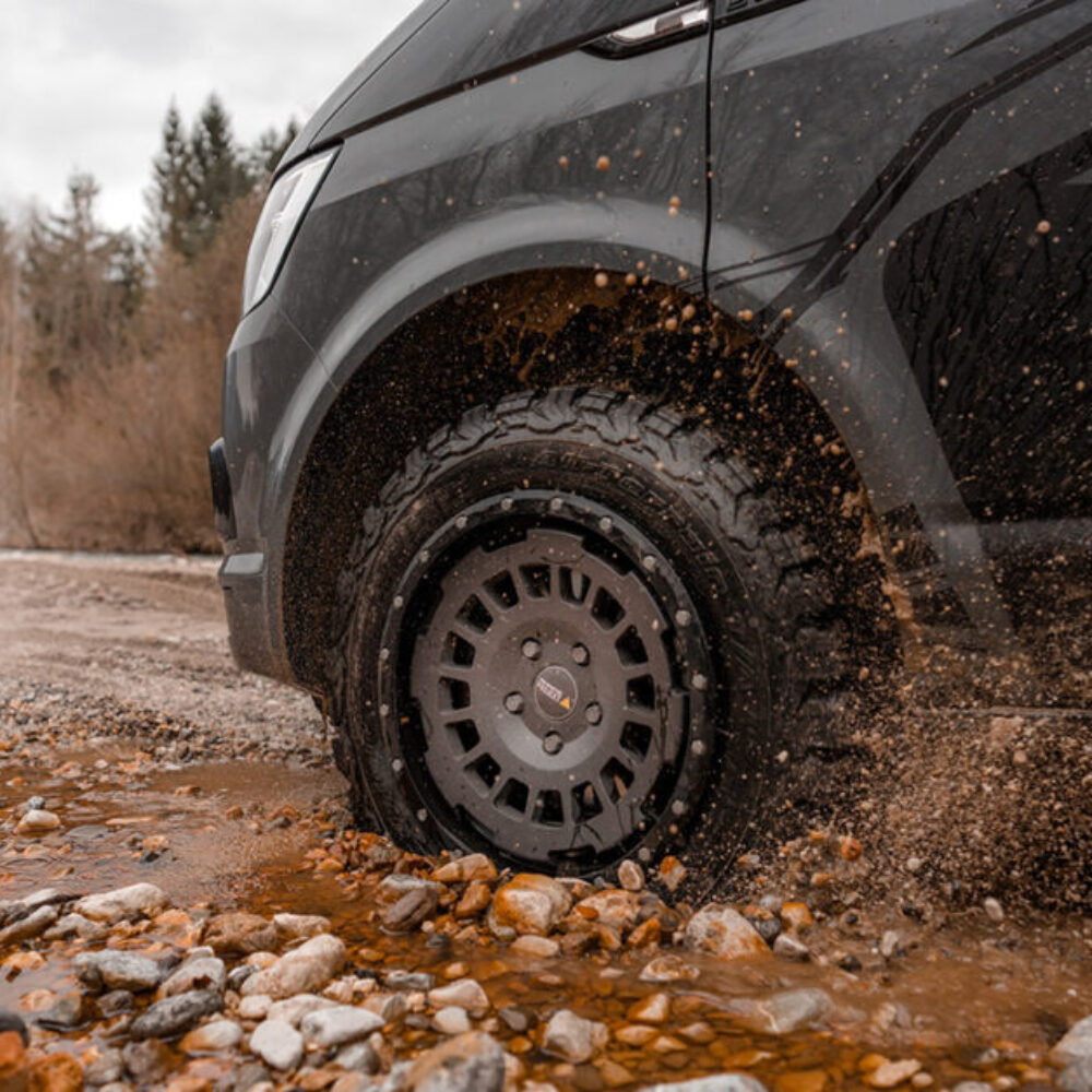 Felga terenowa Twin-Monotube-Projekt-AT 8×17 wklęsła — STONE | VW T5, T6, T6.1, Amarok