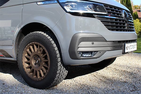 Felga terenowa Twin-Monotube-Projekt-AT2 8×18 — SAND | VW T5, T6, T6.1, Crafter - obrazek 5